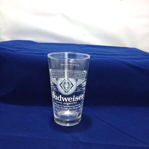 Budweiser "King of Beers" – The Great American Lager Collectible Beer Glass
